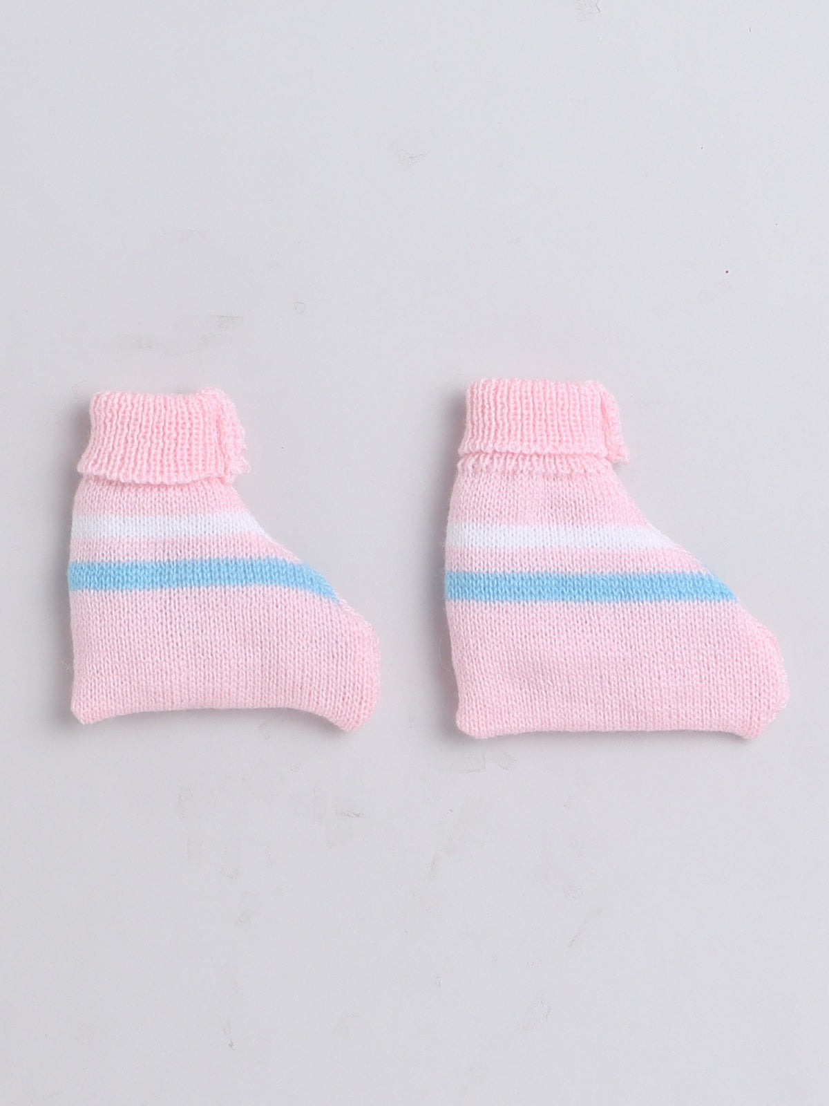 4 Pcs Sweater Full Sleeve Colorblock pattern with matching caps, Socks and Pants for baby